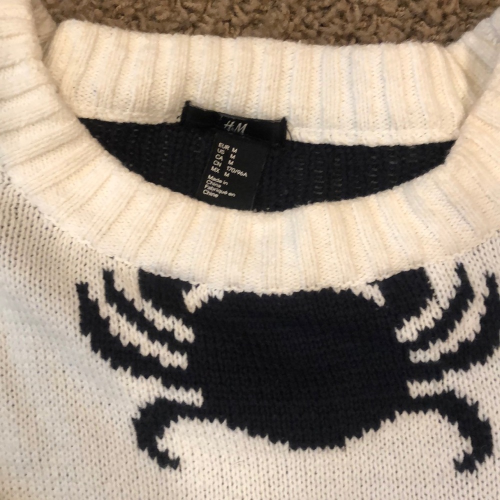 H&M oversize med cream and navy blue crab sweater